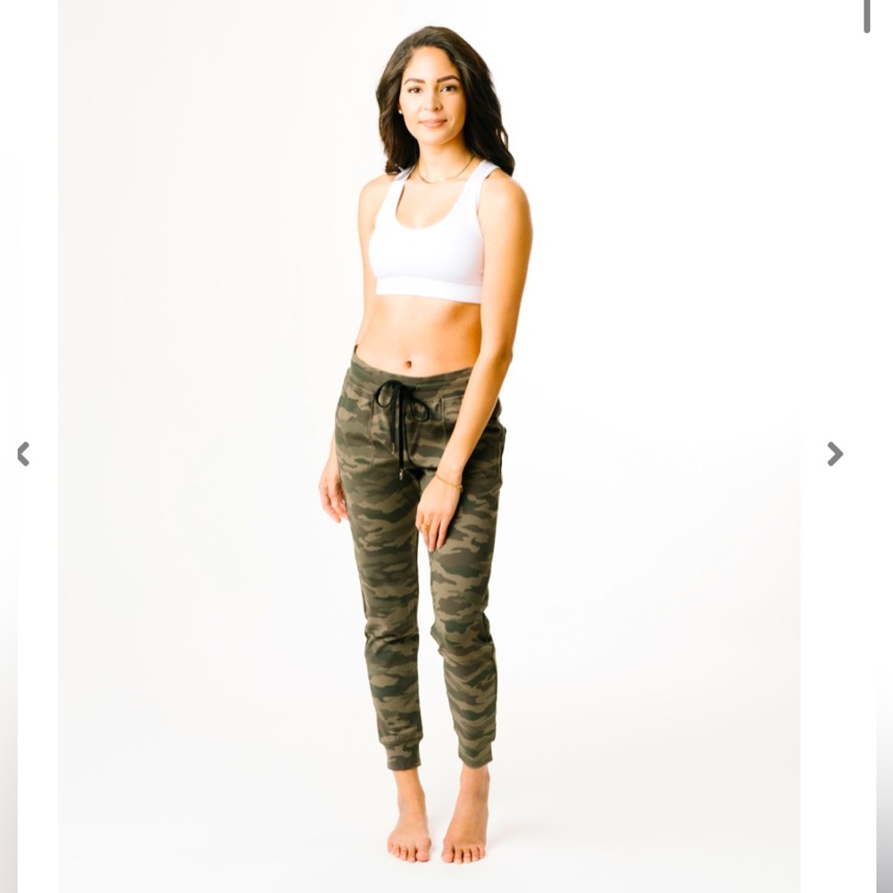 Zyia Camo Unwind Jogger